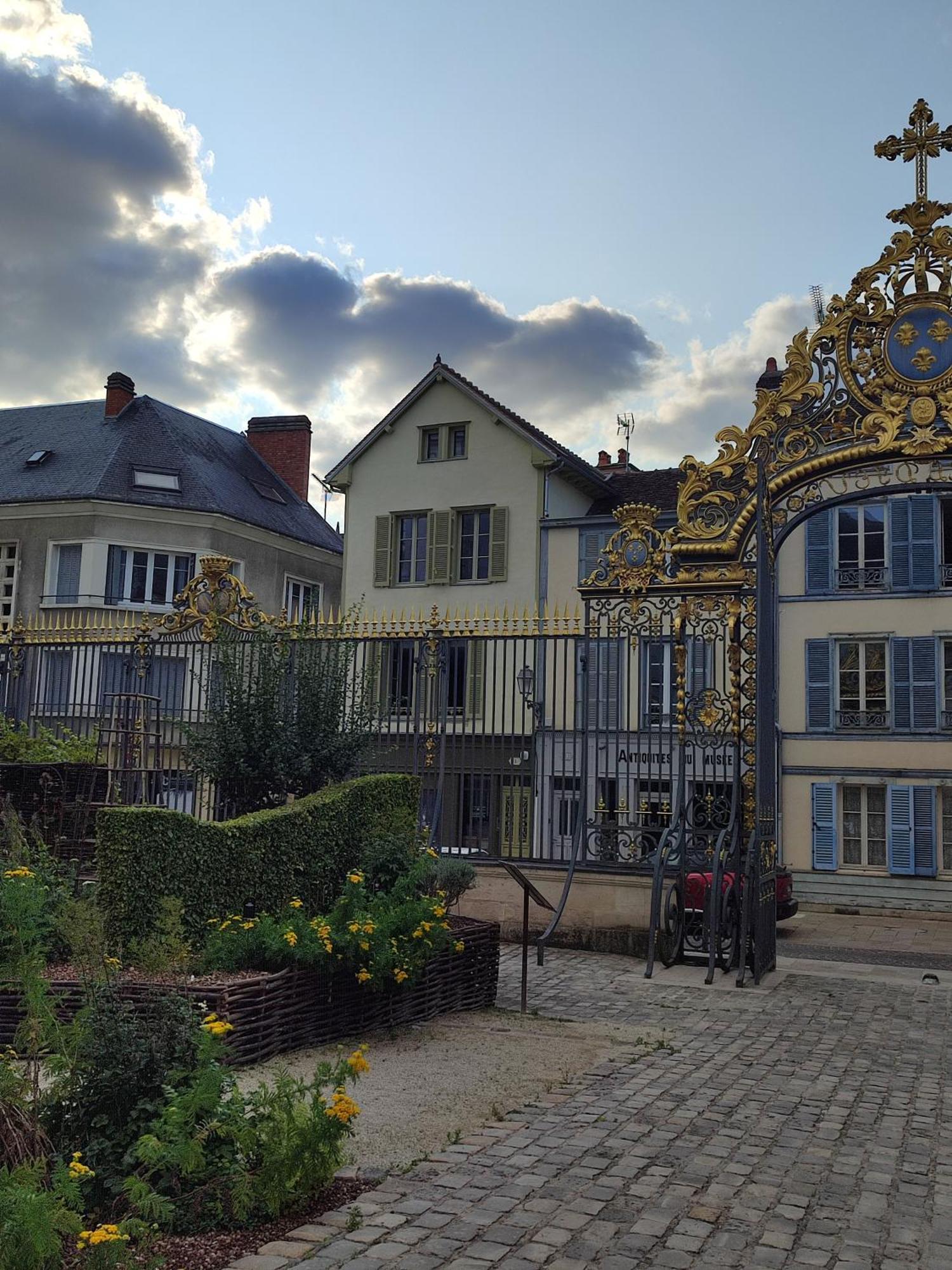 Appartement Cosy Tout Confort Troyes Eksteriør billede